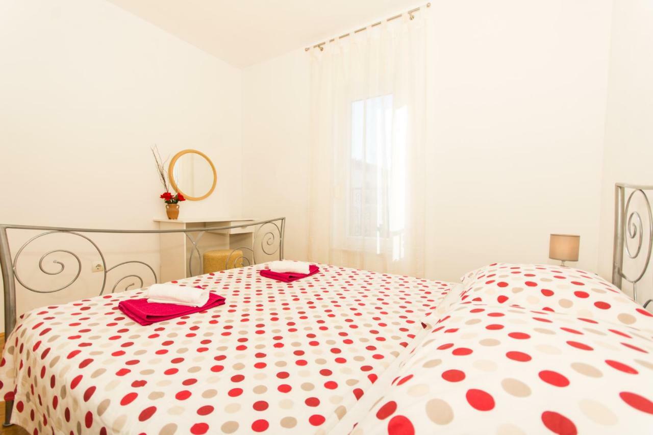 Апартаменти Apartman Ruza Трогір Екстер'єр фото